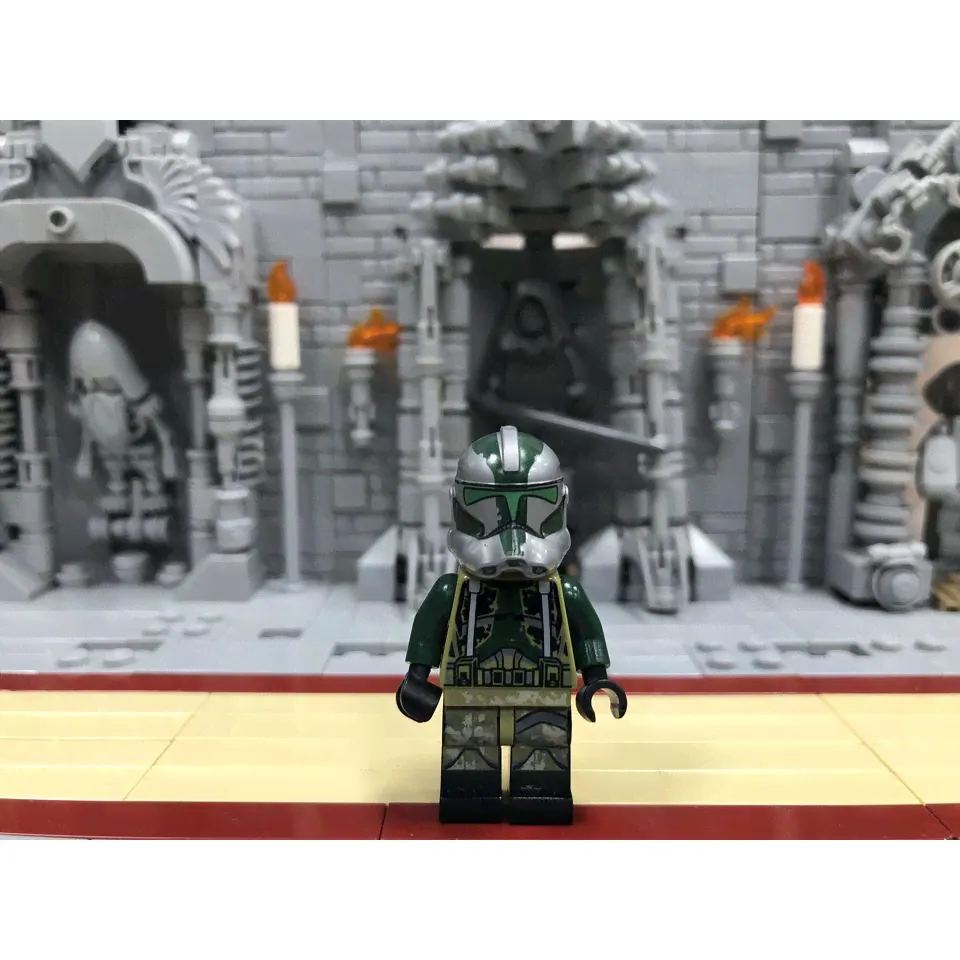Минифигурка Lego sw0528 Clone Trooper Commander Gree, 41st Elite Corps (Phase 2) - Kashyyyk Camouflage, Scowl-0